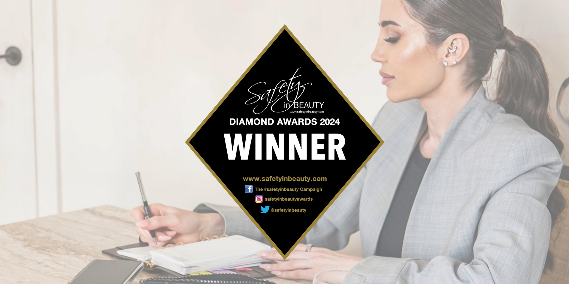 Dr. Nina Bal and the Facial Sculpting Team Win ‘Digital Awareness and Outreach’ Award at the 2024 Safety in Beauty Awards
