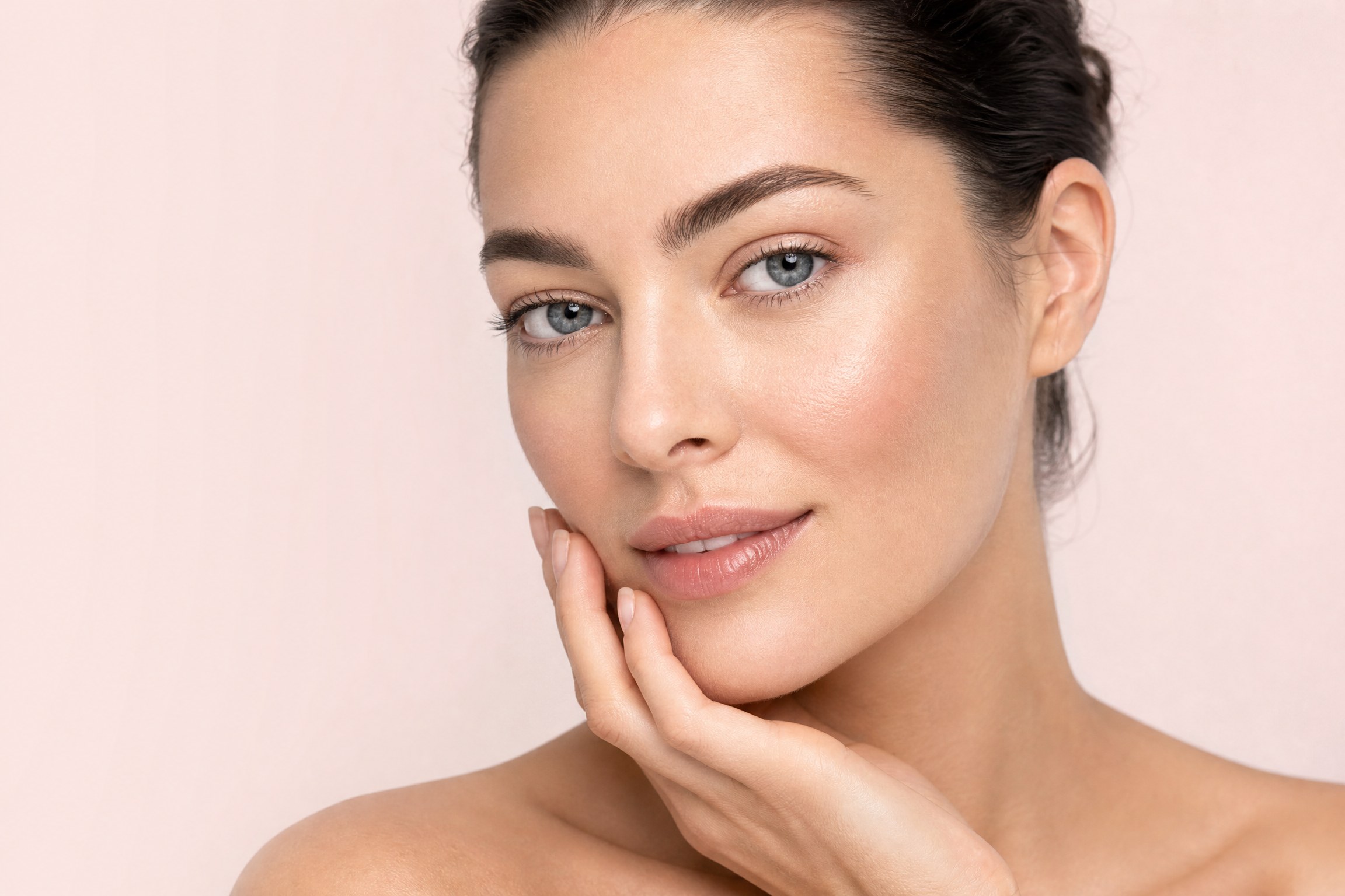 Bright, rested under-eye area — under-eye hollow and dark circle treatments at Facial Sculpting London